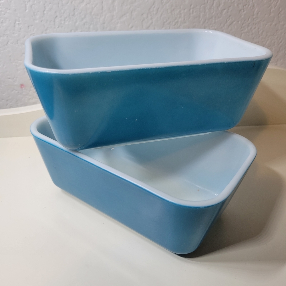 Set of 2 Pyrex Primary Blue Refrigerator Dishes
